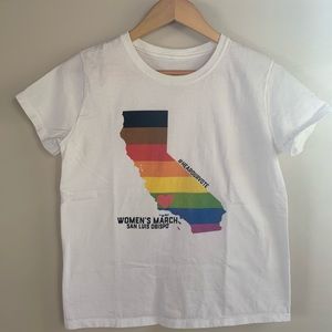 🌈CALIFORNIA RAINBOW TEE🌈